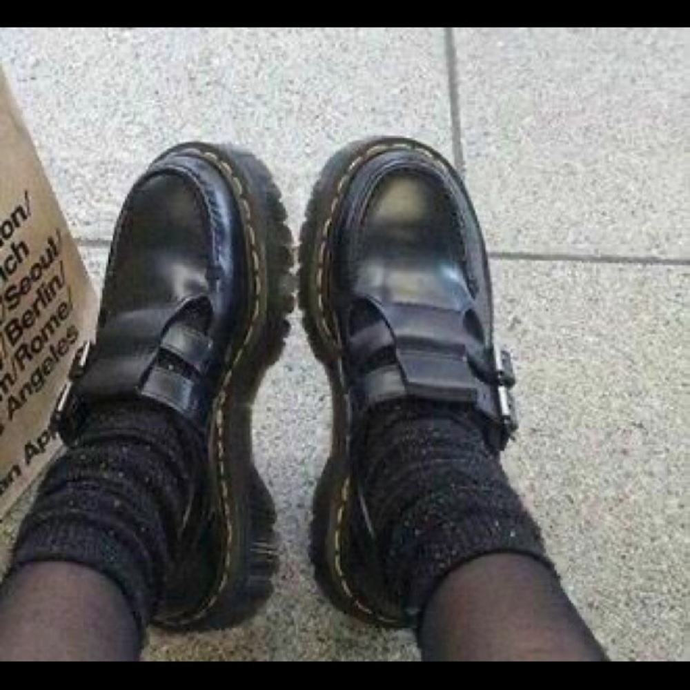 ISO doc martens Belle